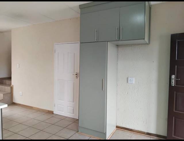 3 BEDROOM TOWNHOUSE FOR SALE IN BAILLIE PARK